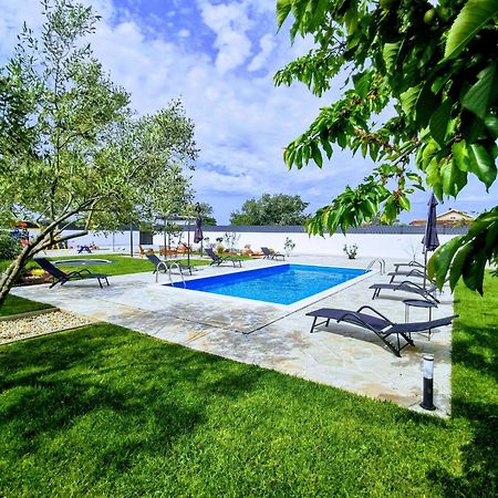 Holiday Home Aprilis With Pool, Jacuzzi And Sauna Galovac  Exteriér fotografie