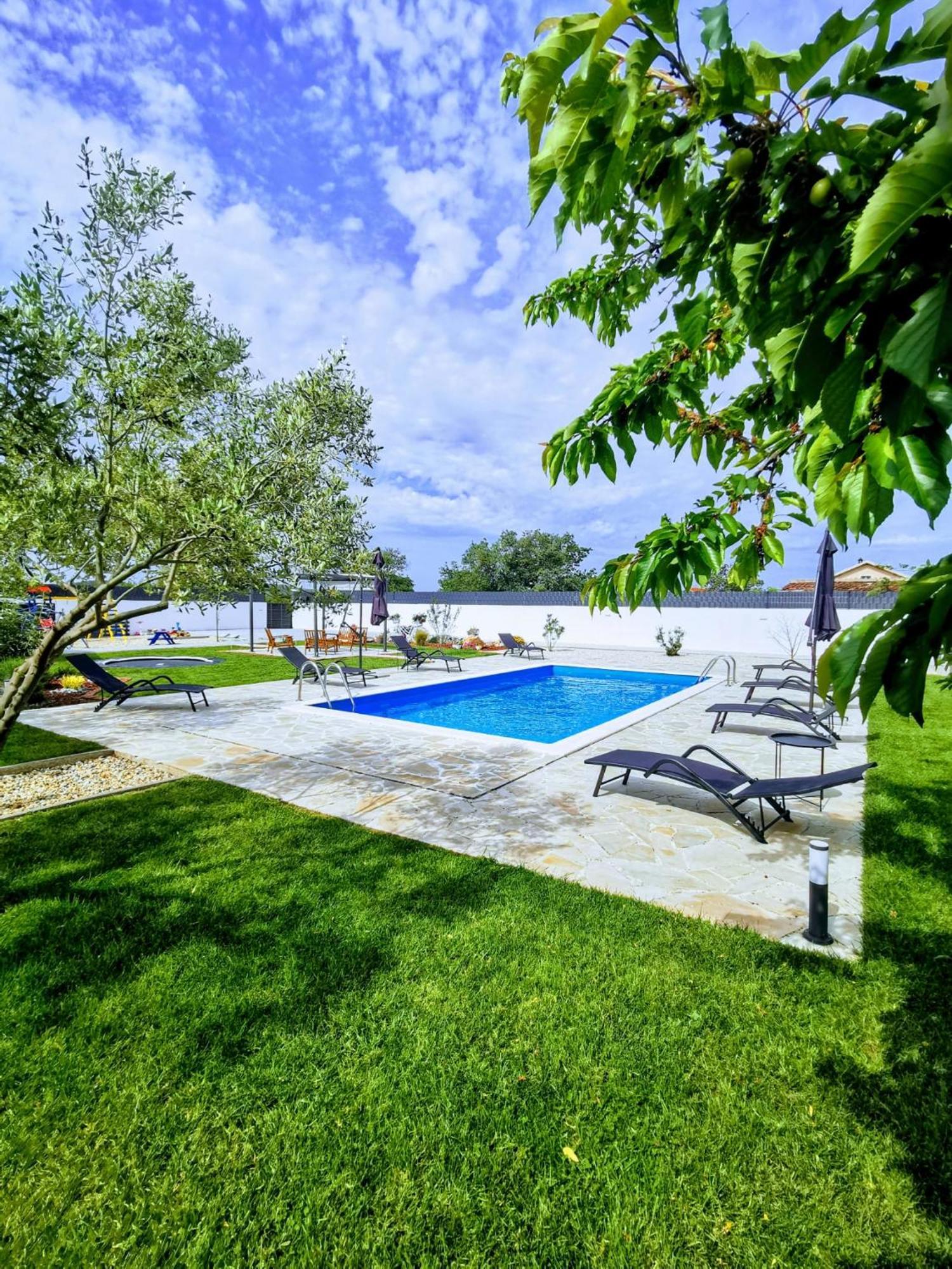 Holiday Home Aprilis With Pool, Jacuzzi And Sauna Galovac  Exteriér fotografie