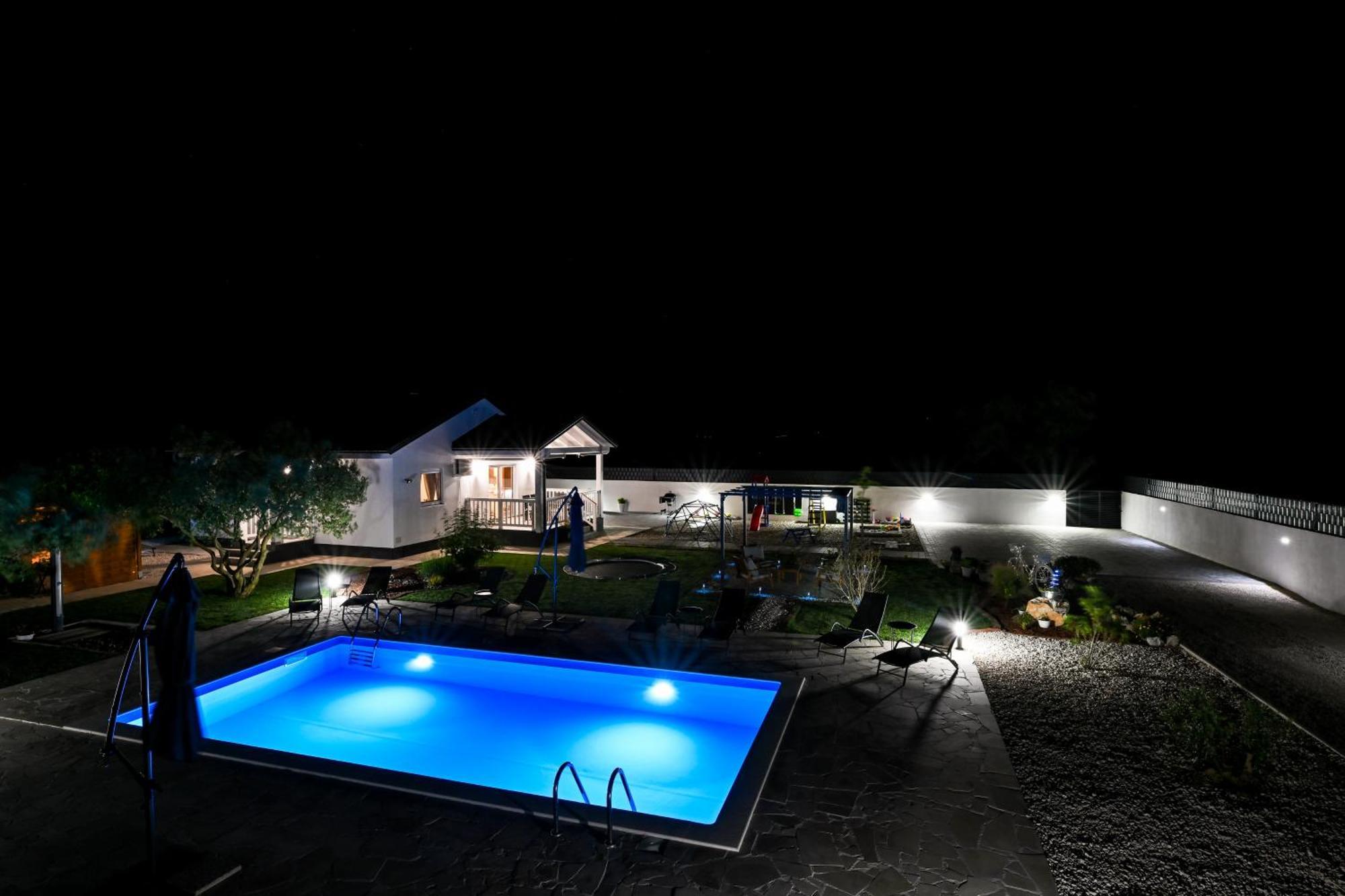 Holiday Home Aprilis With Pool, Jacuzzi And Sauna Galovac  Exteriér fotografie