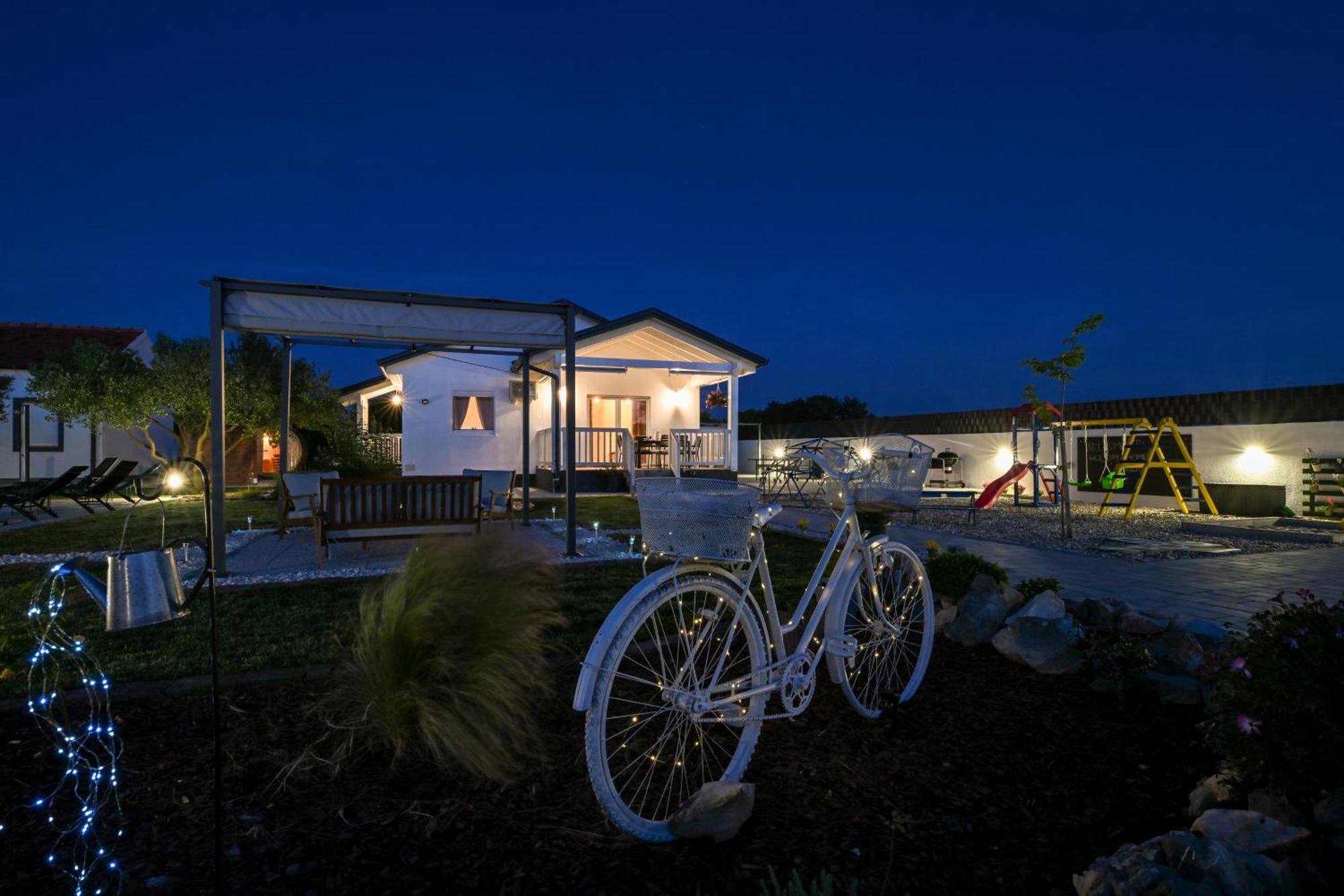 Holiday Home Aprilis With Pool, Jacuzzi And Sauna Galovac  Exteriér fotografie
