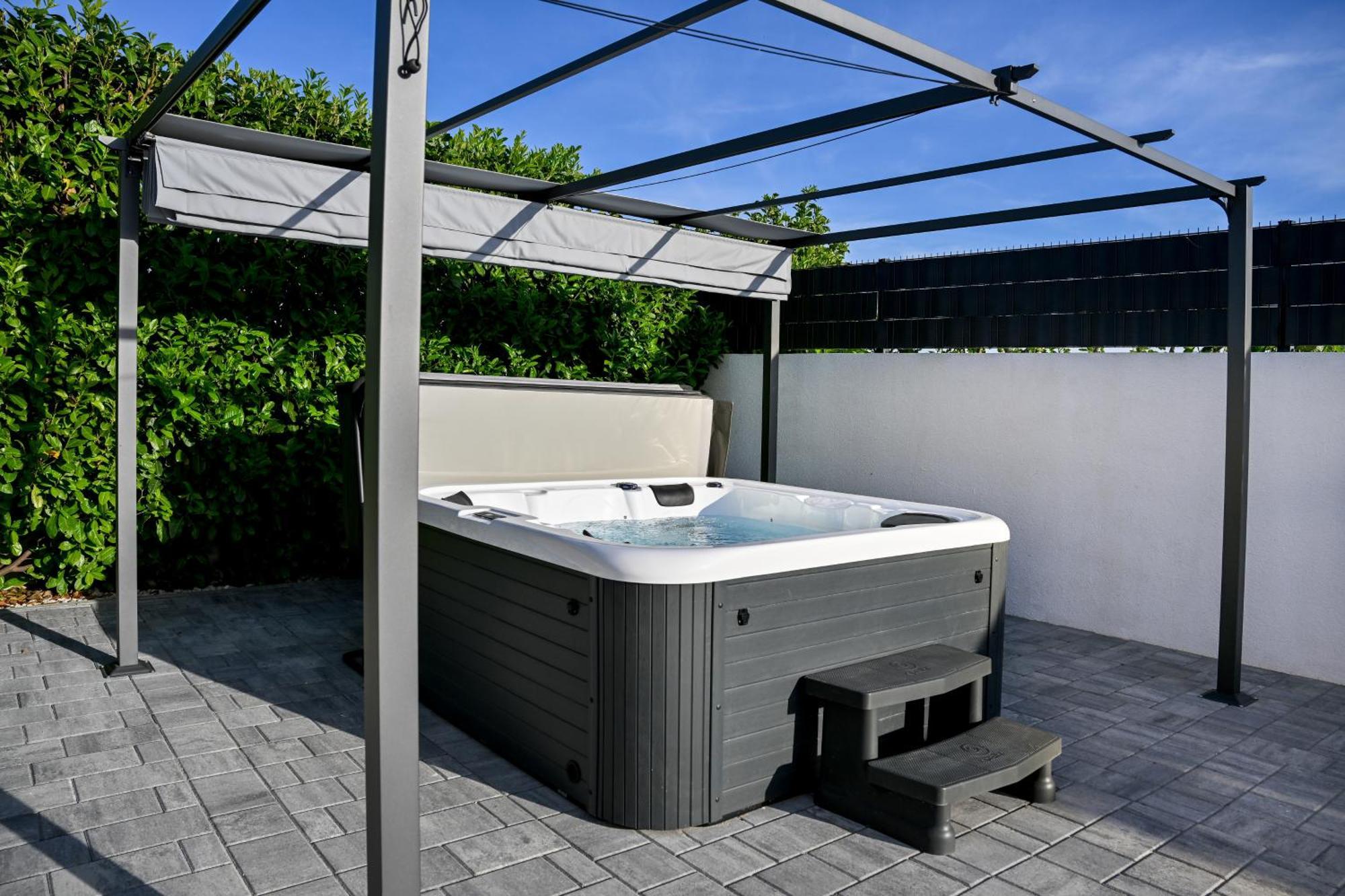 Holiday Home Aprilis With Pool, Jacuzzi And Sauna Galovac  Exteriér fotografie