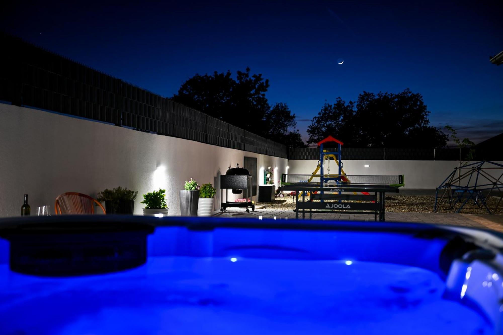 Holiday Home Aprilis With Pool, Jacuzzi And Sauna Galovac  Exteriér fotografie