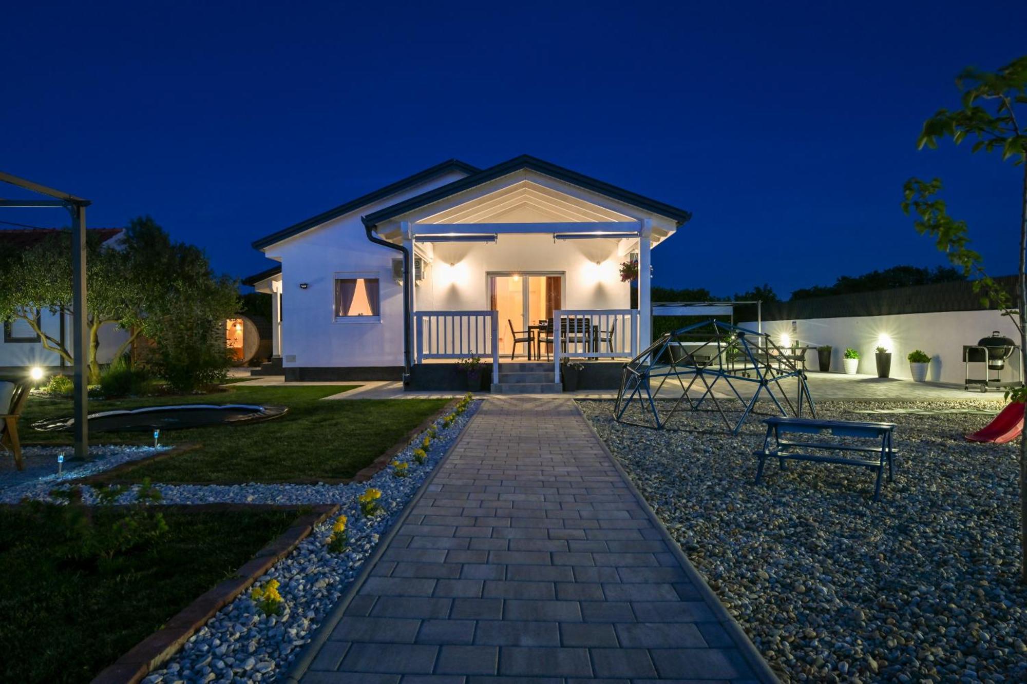 Holiday Home Aprilis With Pool, Jacuzzi And Sauna Galovac  Exteriér fotografie
